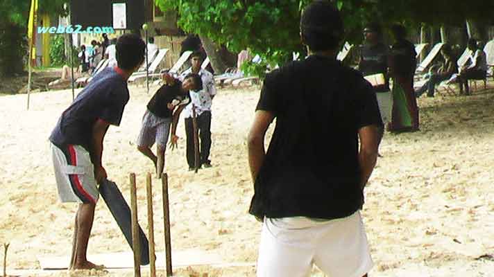 Beach Cricket in Unawatuna