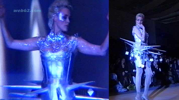 Photo Brigitte Nielsen on the catwalk