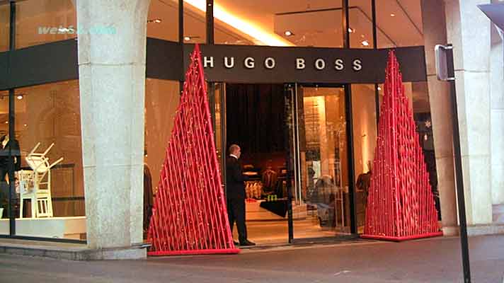 Hugo 
Boss store in Paris