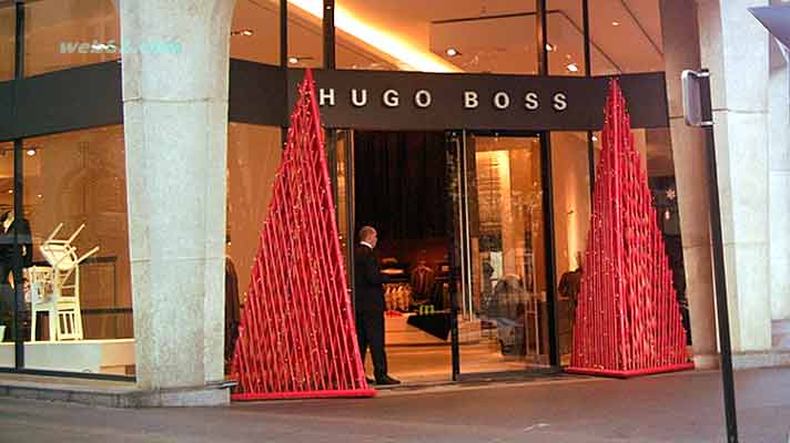 Hugo 
Boss store in Paris