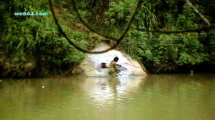 Mahavelli River Woman