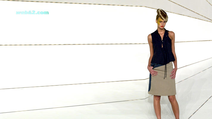 Foto Hussein Chalayan Fashion show