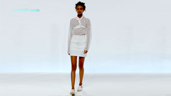 Foto Hussein Chalayan Fashion show