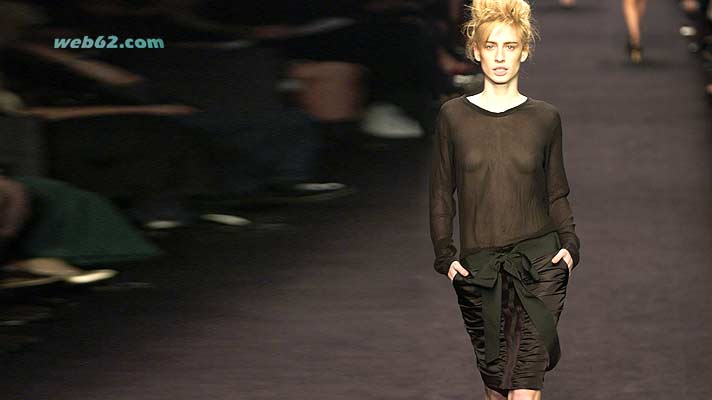 Foto Yves St. Laurent designer Fashion show