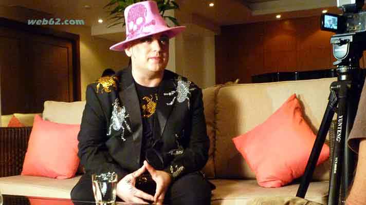 photo Boy George in Thailand