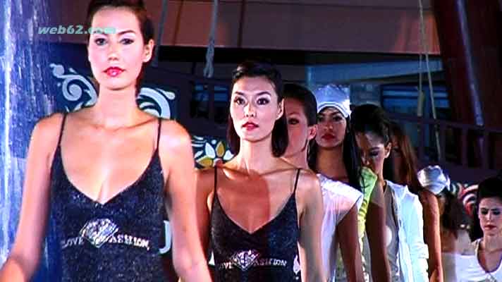 photo Odette Jacomin at Phuket Fashion week in Thailand