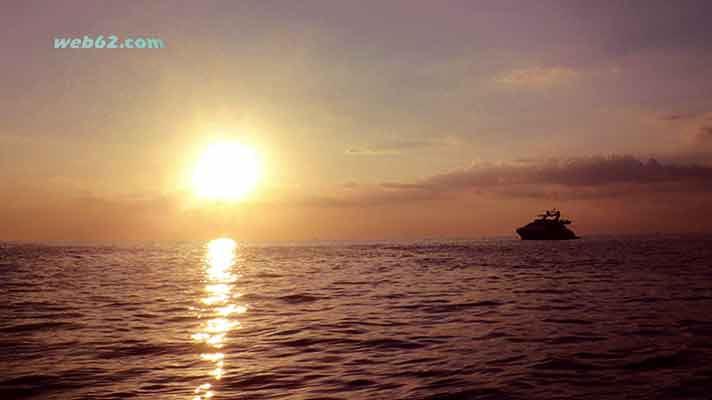 photo Phi Phi Islands near Phuket, Thailand