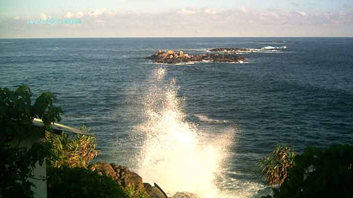 Unawatuna Rocks