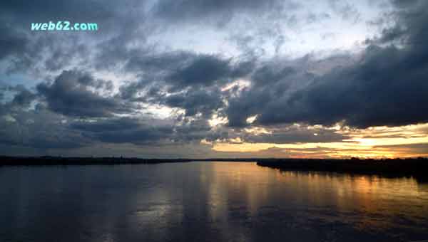 photo Mekong River near Laos Mekong River