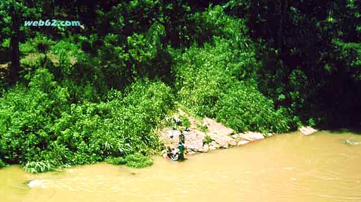 Photo from a Mahavelli River Boat Tour in Sri Lanka photo Mahavelli River Boat Tour in Sri Lanka