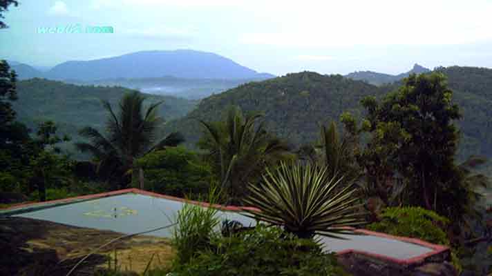 Photo Mountain pool in Sri Lanka photo Mountain pool in Sri Lanka