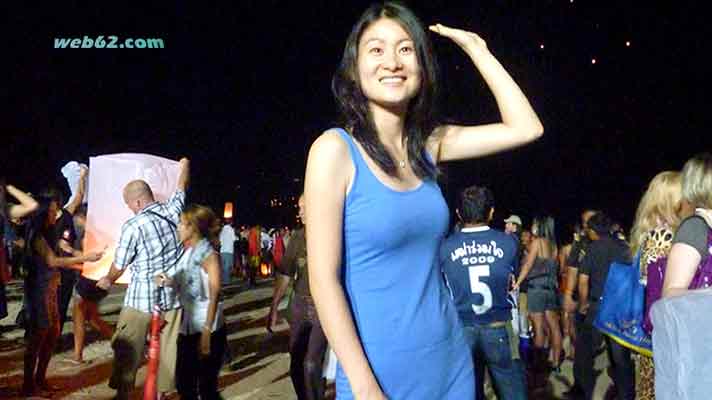 photo Chinese bikini girls in Phuket, Thailand