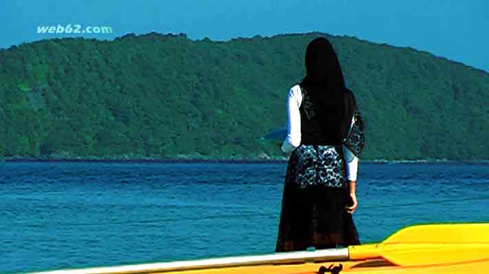 photo Muslim Girl in Phuket, Thailand