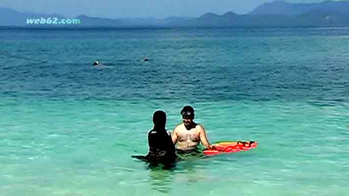 photo Muslim girl in Thailand in Phuket, Thailand