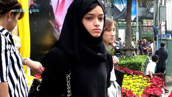 photo Muslim Girl in Bangkok, Thailand
