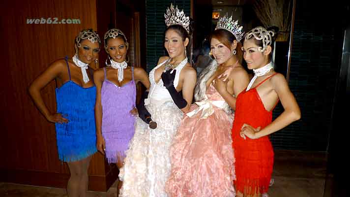 photo Simon Cabaret Ladyboys in Patong, Phuket