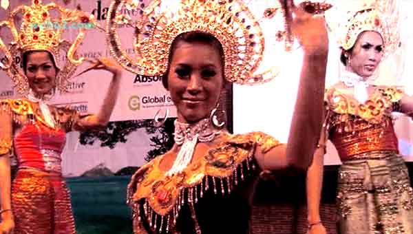 photo Simon Cabaret Ladyboys in Patong, Phuket