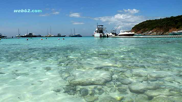 Photo from Raya Island Tennis boats near Phuket, Thailand Raya Island Boats near Phuket, Thailand