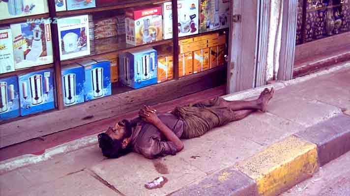 photo sleepy drunk in Sri Lanka