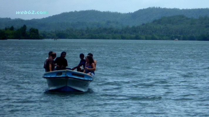 Koggala Lake Boat Tour in Sri Lanka