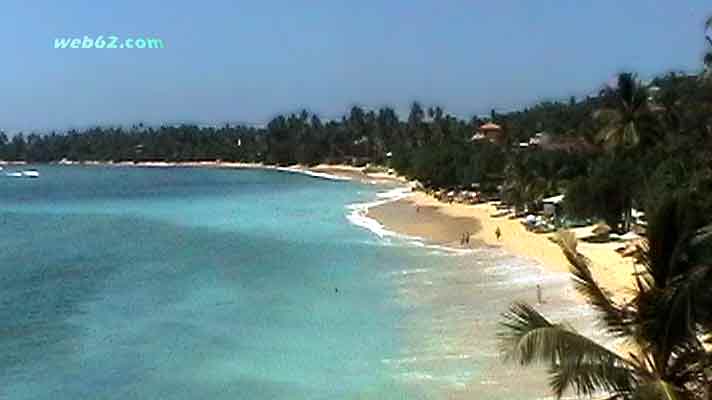 Unawatuna Bay 2004