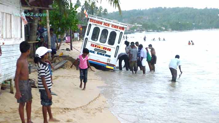 Unawatuna Festival