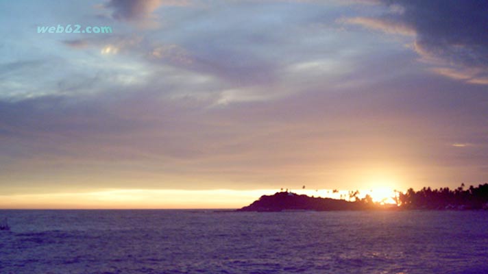 Photo from Unawatuna Bay sunset in 2006 Unawatuna Bay sunset