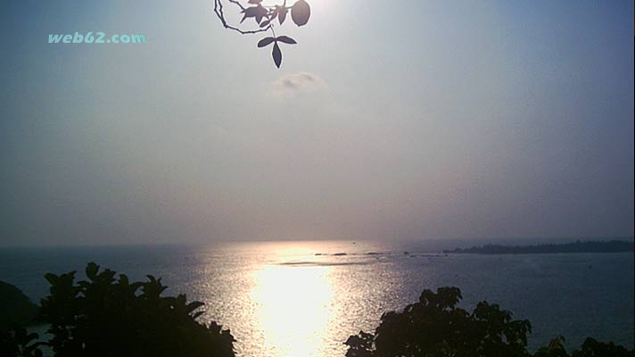 Unawatuna Jungle Beach